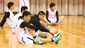 麻将“心理压制”：如何通过快速摸牌、打牌节奏向对手施加“我已入听”的假象？（麻将心理压制术：通过加快摸牌与出牌节奏制造“我已入听”的假象）